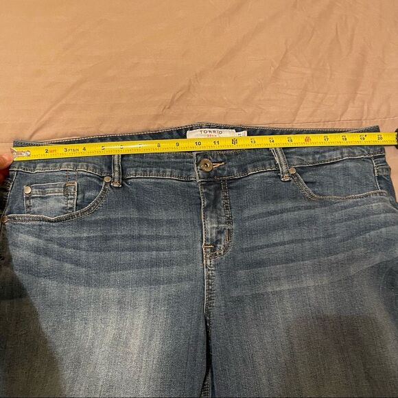 Torrid Women's Blue Denim TALL Cropped Ankle Jeans Fringe Hem Mid Rise Size 16T - Picture 8 of 10
